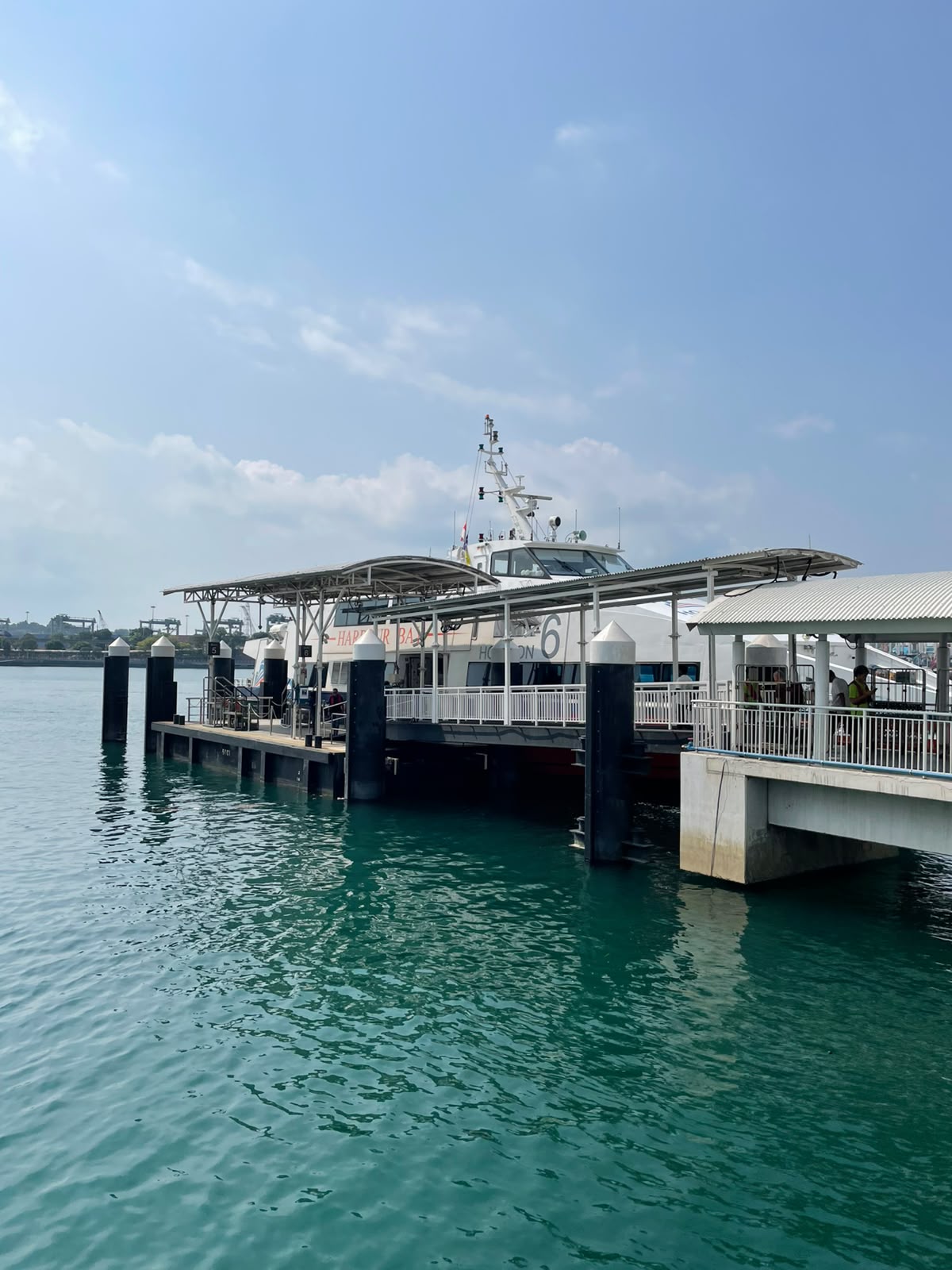 Horizon Ferry - BP, Exterior